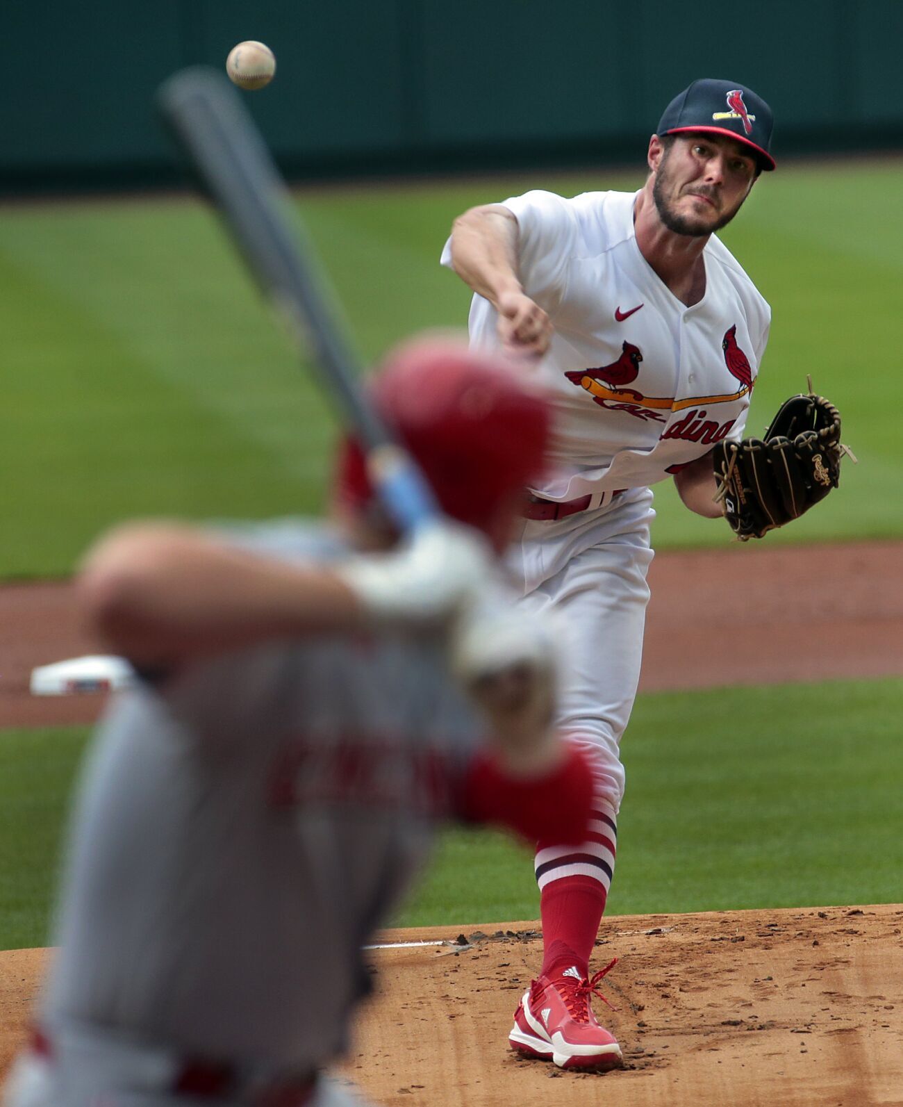Cardinals fall to Reds 7-6